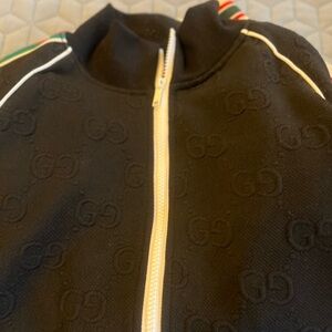 Preowned size XL UK fits like a US large Gucci Black Embossed GG sweatsuit🇮🇹